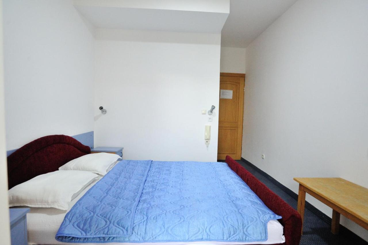 Hotel Lav Neum Bagian luar foto