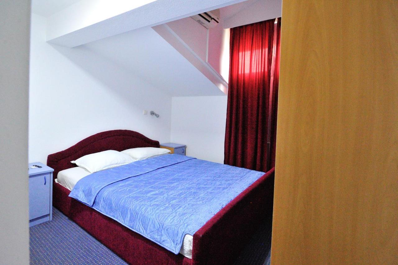 Hotel Lav Neum Bagian luar foto