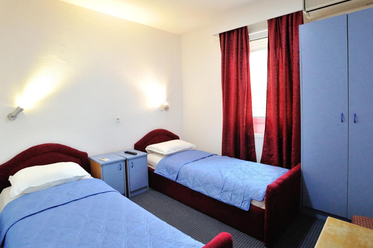 Hotel Lav Neum Bagian luar foto