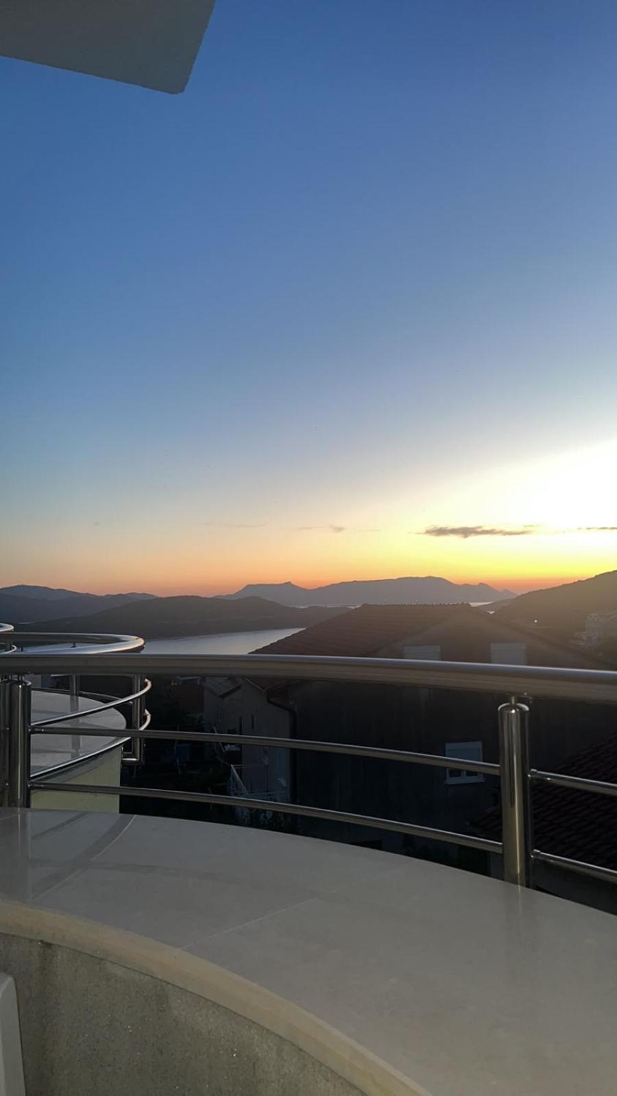 Hotel Lav Neum Bagian luar foto